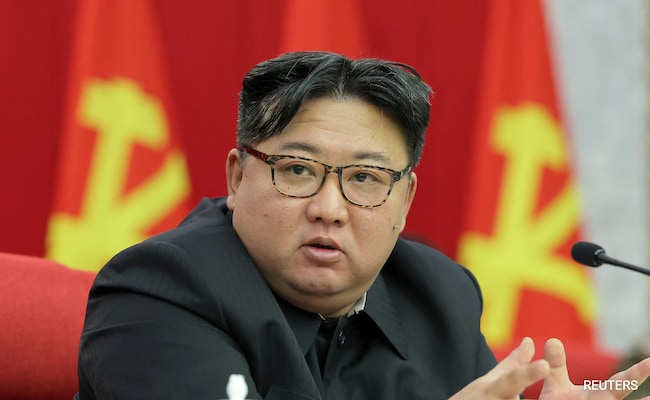Nunca desistiremos do programa de reconhecimento espacial, diz Kim Jong Un