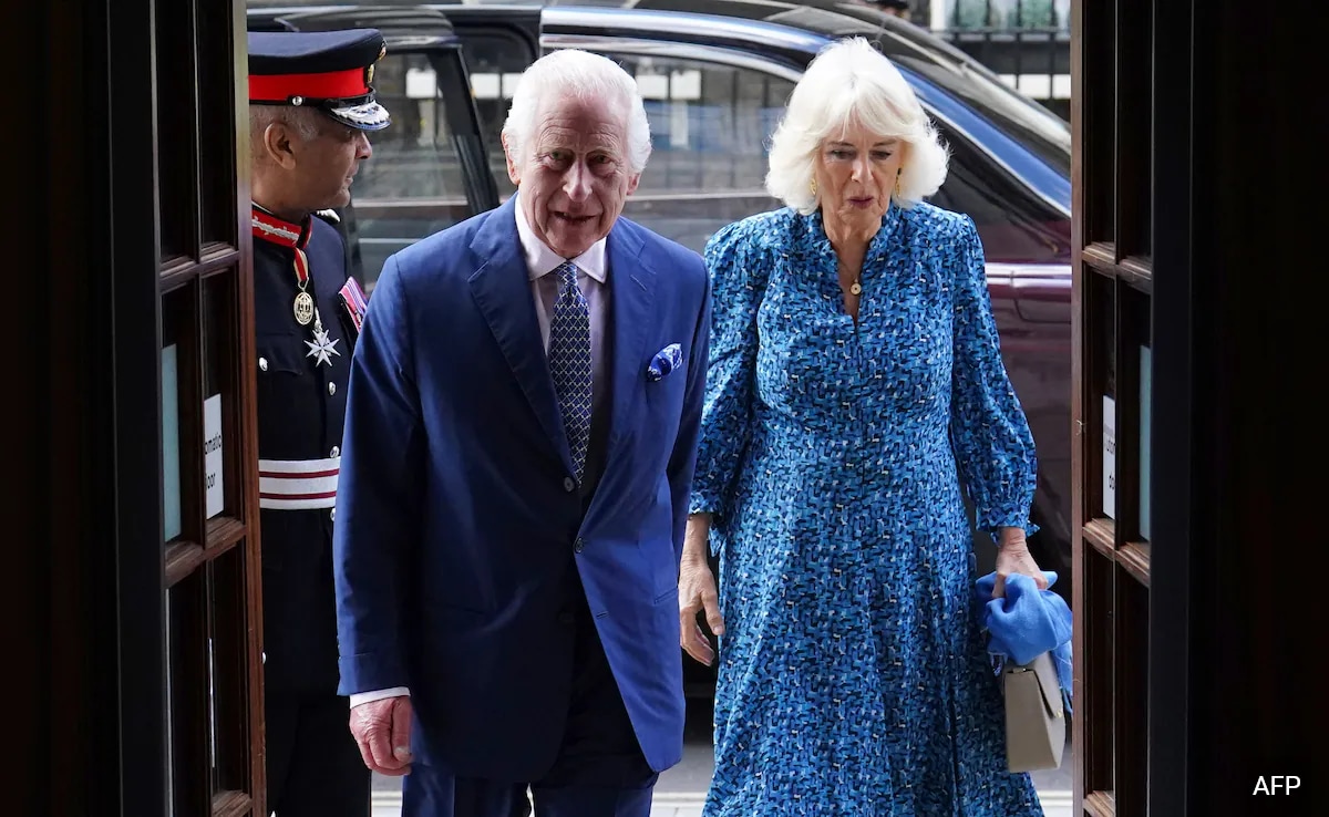 Rei Charles viajará de carruagem para desfile anual de aniversário: relatório
