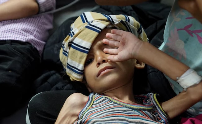 Crianças desnutridas, milhares compartilham um banheiro: Oxfam alerta sobre “condições terríveis” em Gaza