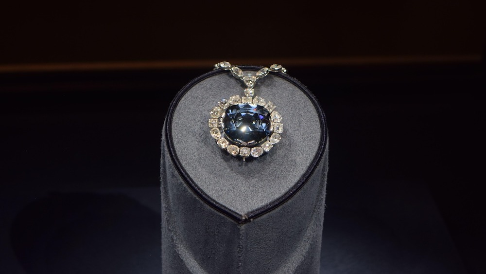 The Hope Diamond: a pedra preciosa azul ‘amaldiçoada’ cobiçada pela realeza