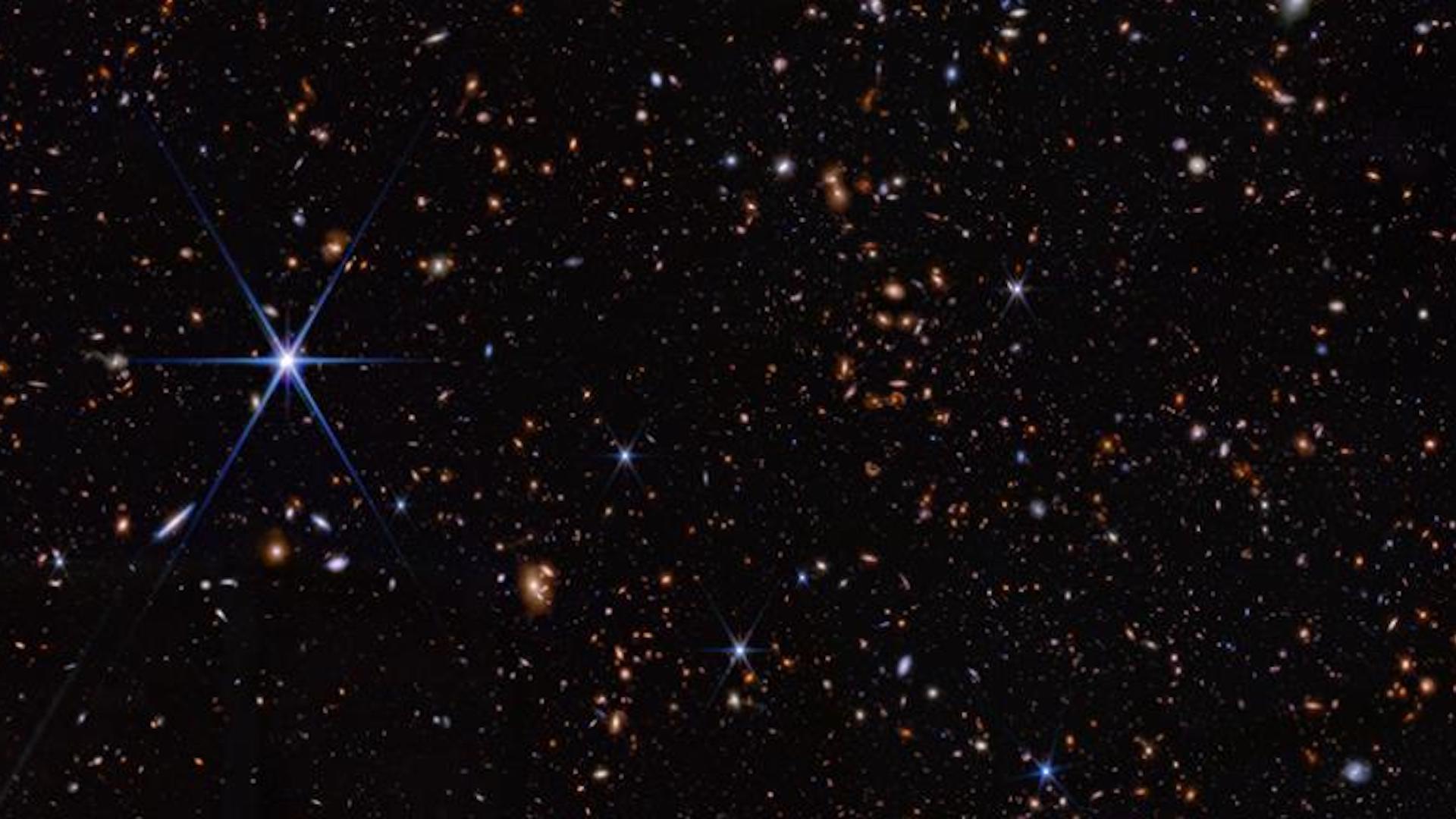 O telescópio James Webb encontra carbono no início do universo, desafiando nossa compreensão de quando a vida poderia ter surgido