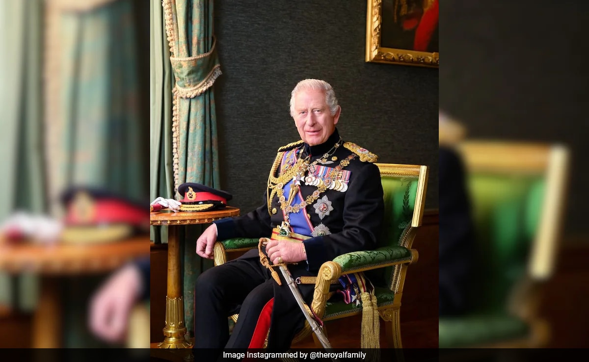 Em meio à batalha contra o câncer, o Palácio de Buckingham divulga novo retrato do rei Charles