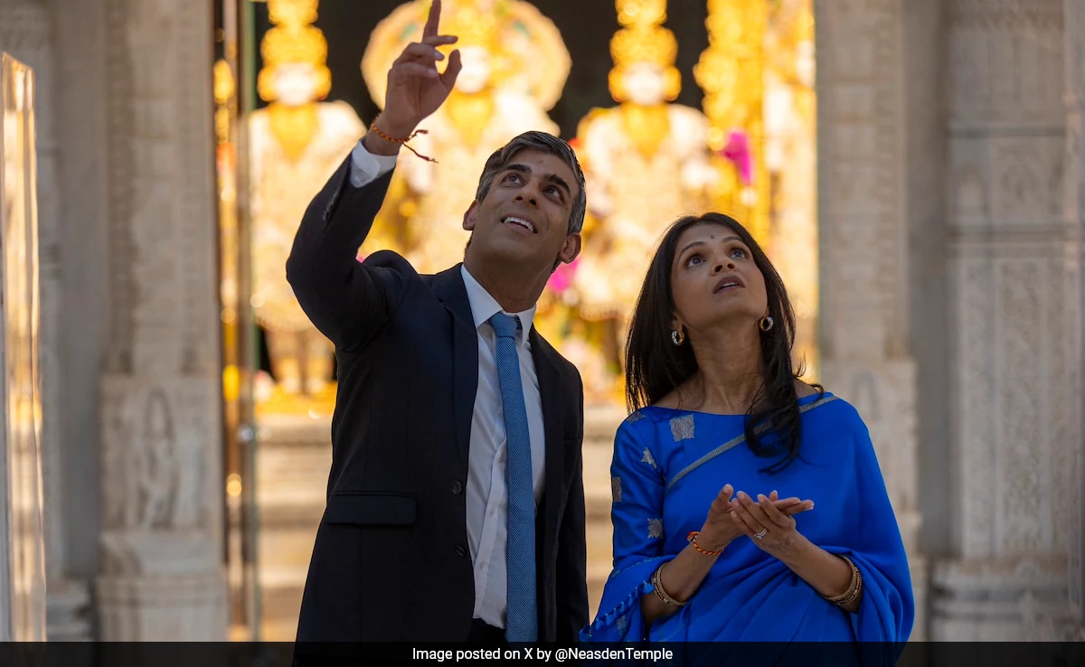 Rishi Sunak e a esposa Akshata Murty oferecem orações no templo de Londres antes das eleições no Reino Unido
