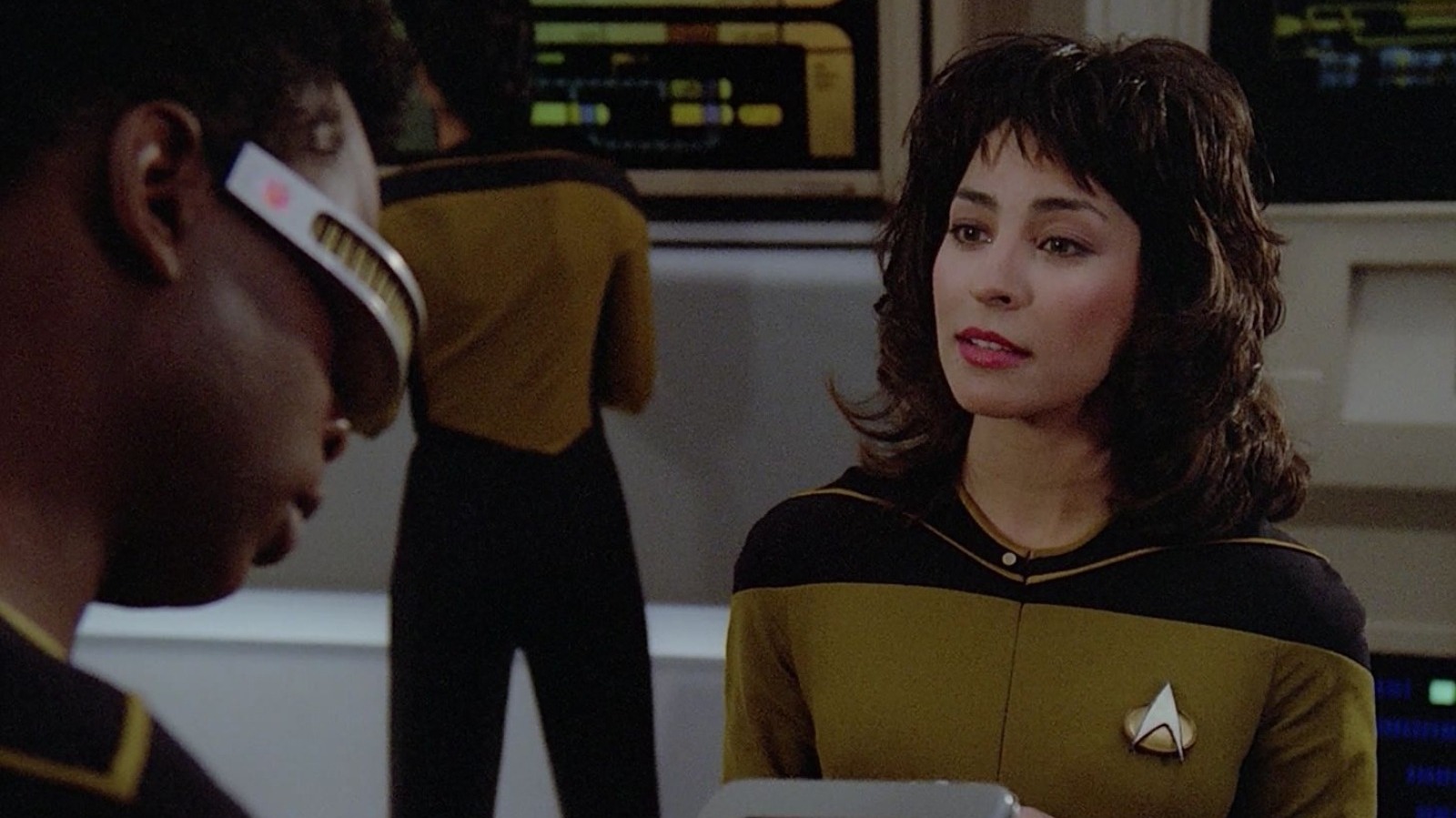Refilmagens não planejadas e um corte de cabelo tiveram Star Trek: TNG Producers Scrambling
