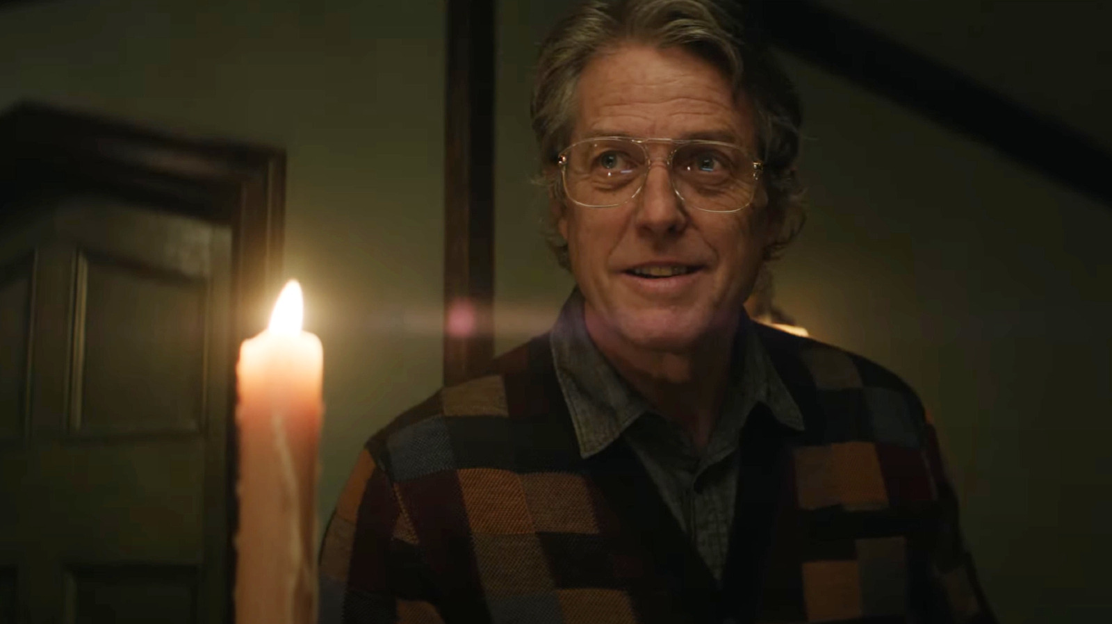 Um sinistro Hugh Grant quer que você testemunhe um milagre no trailer herege