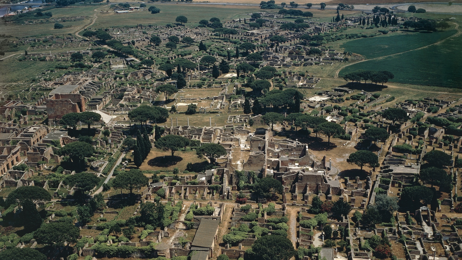 Vista aérea de Ostia, uma cidade portuária ao norte de Pompéia