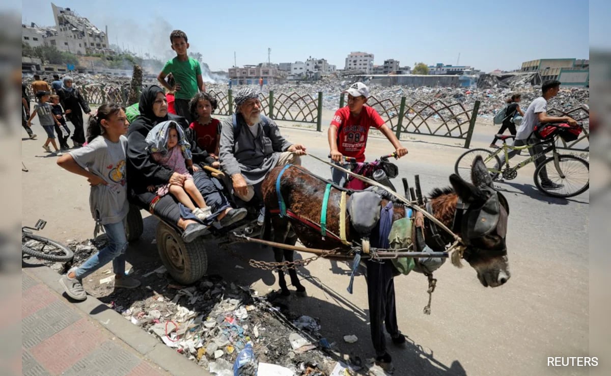 Tropas israelenses correm para o bairro de Gaza e ordenam que os palestinos vão para o sul