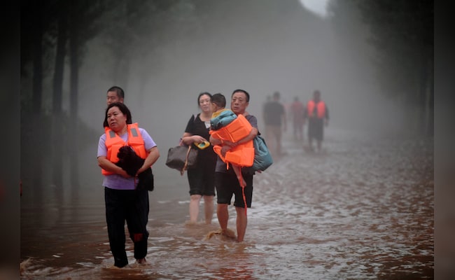 Mudanças climáticas intensificam padrões de precipitação e tufões, alertam cientistas