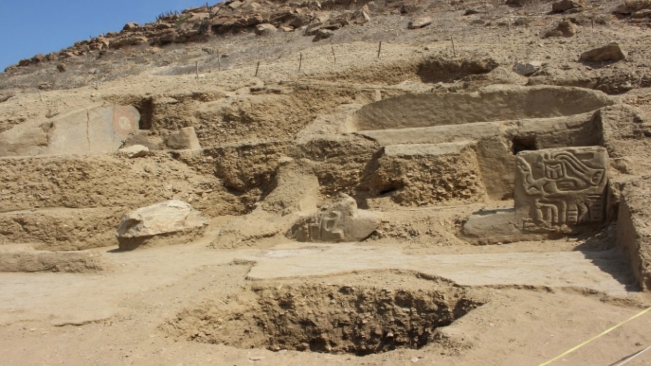 Templo cerimonial de 5.000 anos descoberto sob duna de areia no Peru