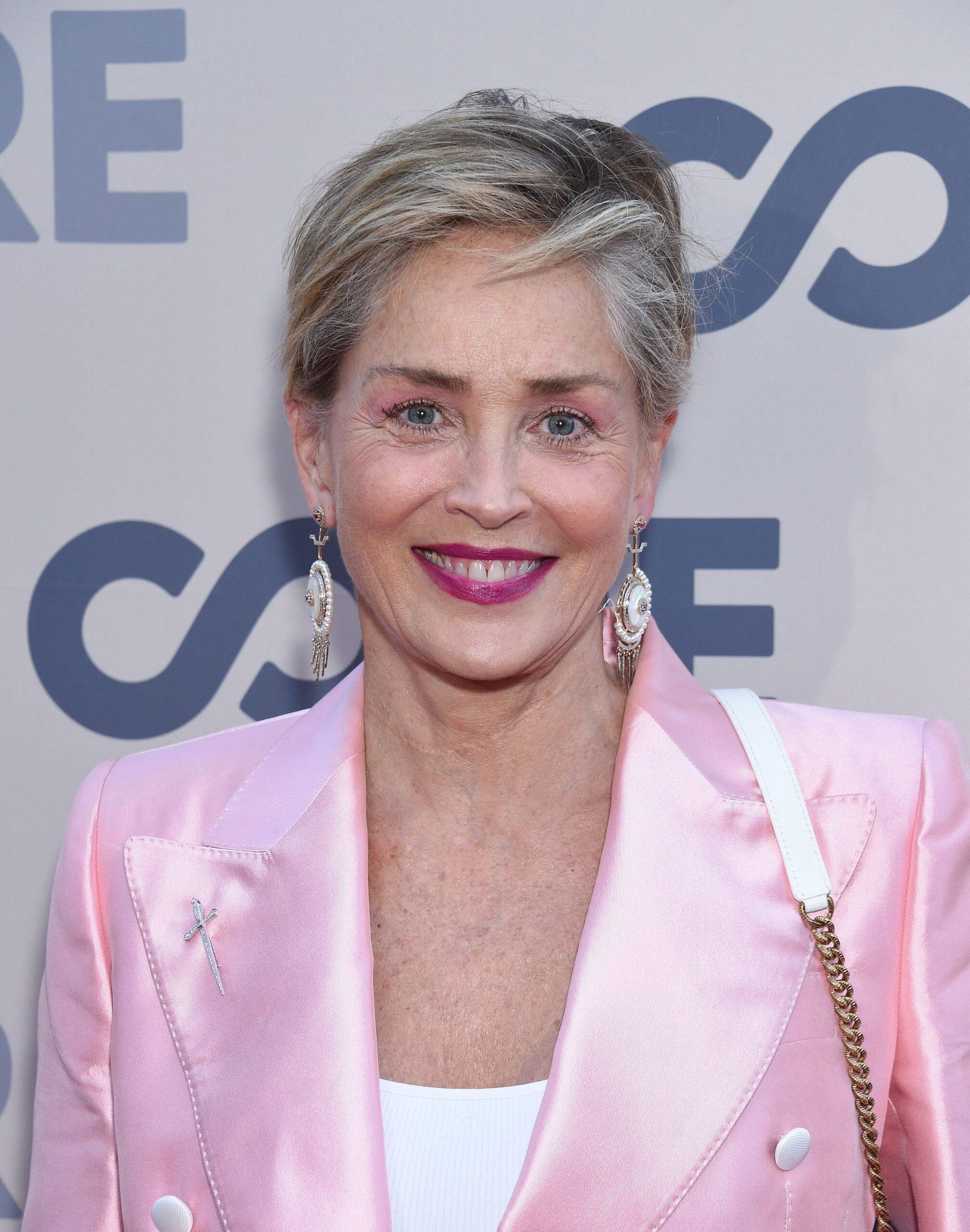 Sharon Stone na CORE Gala beneficiando os esforços de resposta à crise de organizações sem fins lucrativos ao redor do mundo