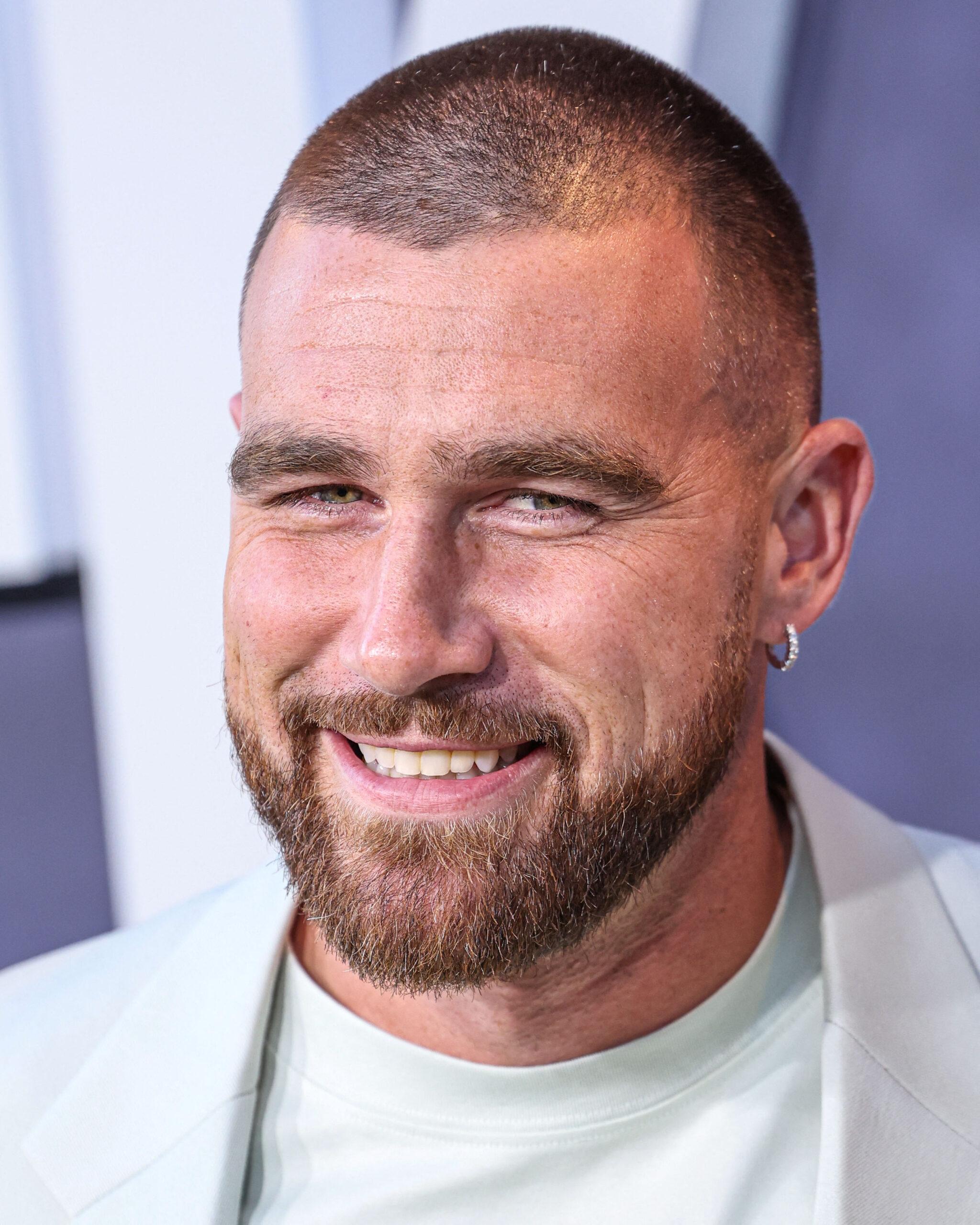 Travis Kelce na estreia em Los Angeles da primeira temporada de 'Quarterback' da Netflix