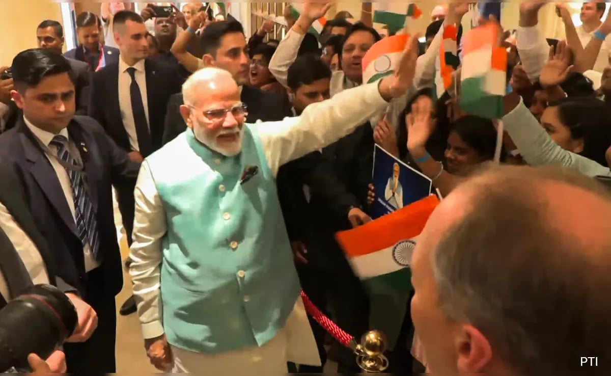 Assista: Grandes boas-vindas da comunidade indiana ao primeiro-ministro Modi quando ele desembarca em Moscou