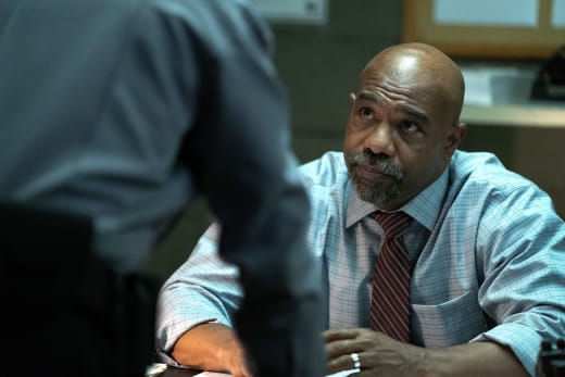 Michael Beach como Kareen MoK S2 - Prefeita de Kingstown