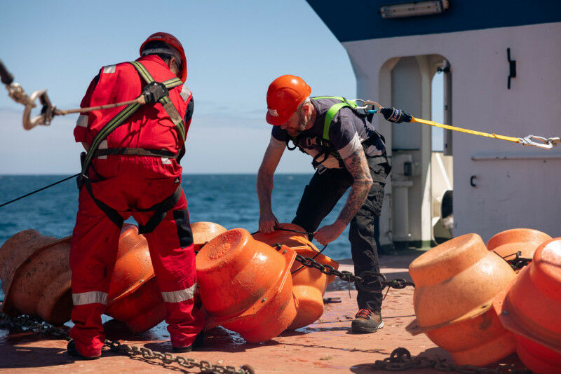 O NOC possui uma vasta gama de sensores e equipamentos de amarração usados ​​para amostragem de água do mar