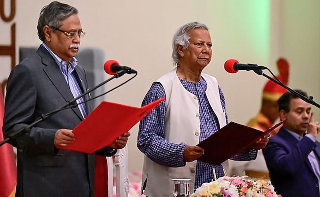 'Inconstitucional': Filho de Sheikh Hasina se opõe fortemente ao governo interino em Bangladesh