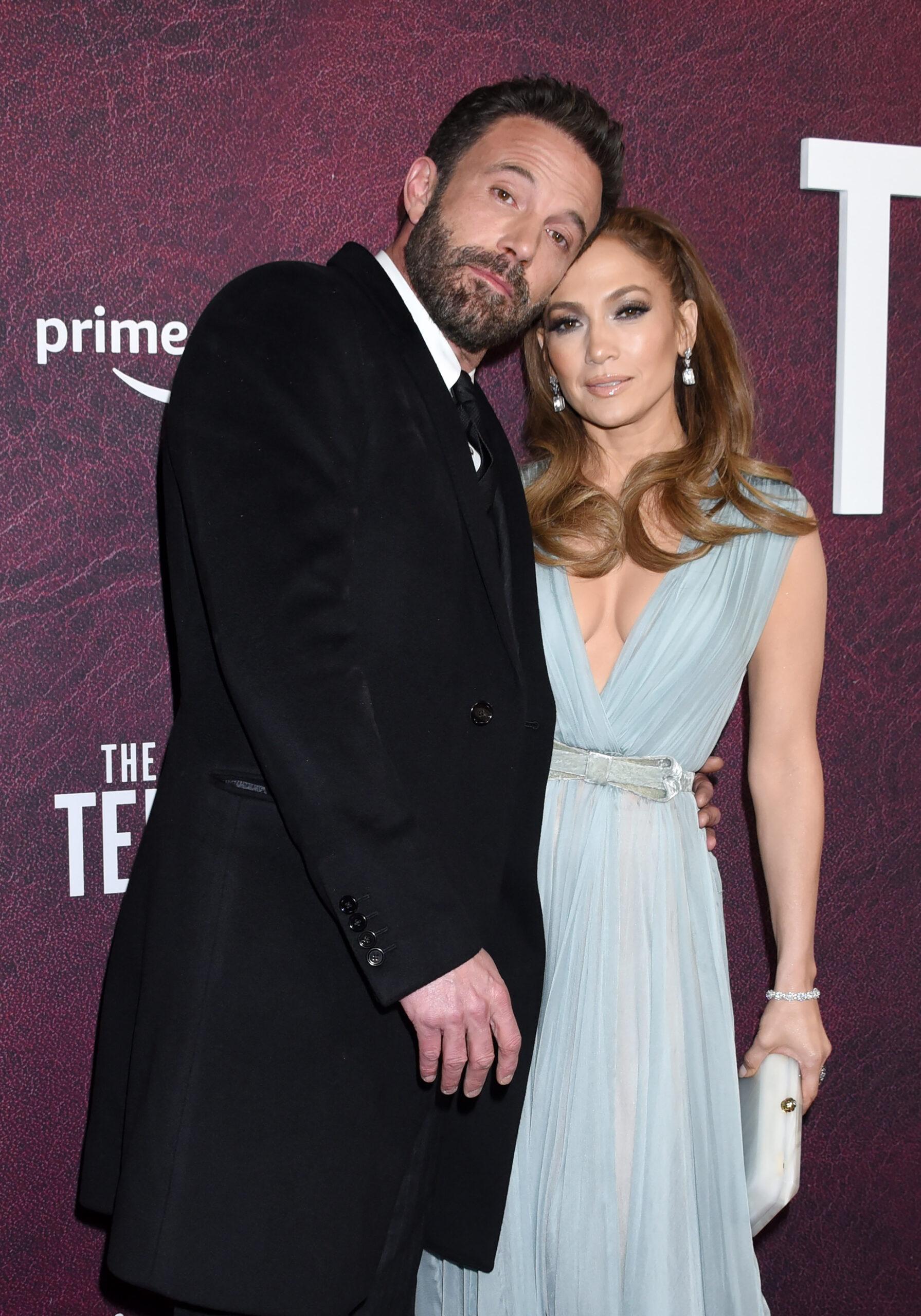 Ben Affleck e Jennifer Lopez na estreia de 'The Tender' no bar de Los Angeles