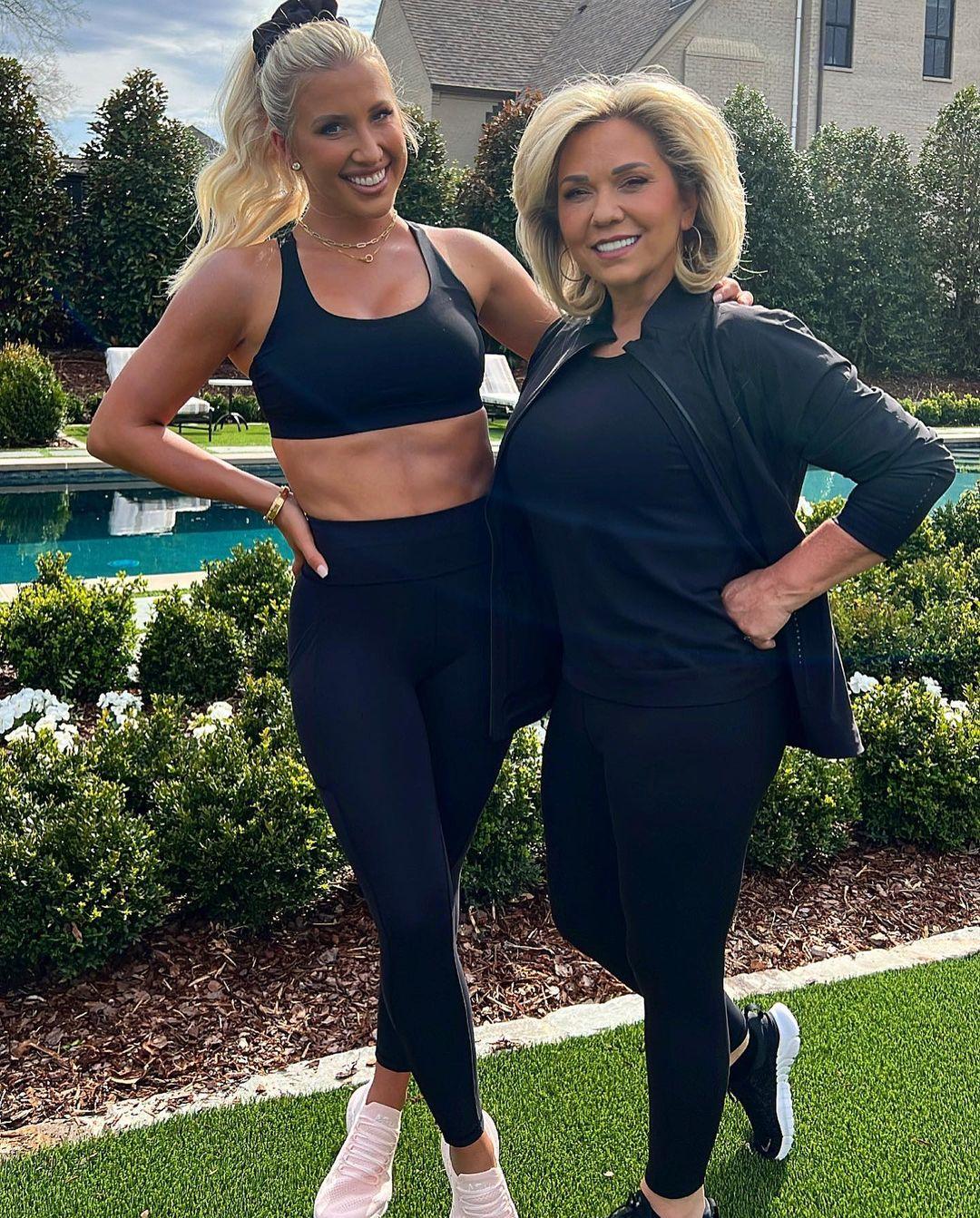 Savannah Chrisley e a mãe Julie Chrisley