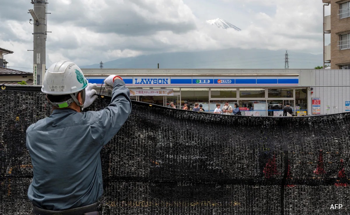 Com a redução do turismo excessivo, o Japão remove a barreira no local para fotos do Monte Fuji