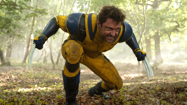 Deadpool e Wolverine Hugh Jackman terno amarelo