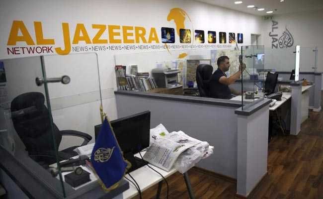 'Peguem todas as câmeras e vão embora': Israel invade escritório da Al Jazeera na Cisjordânia