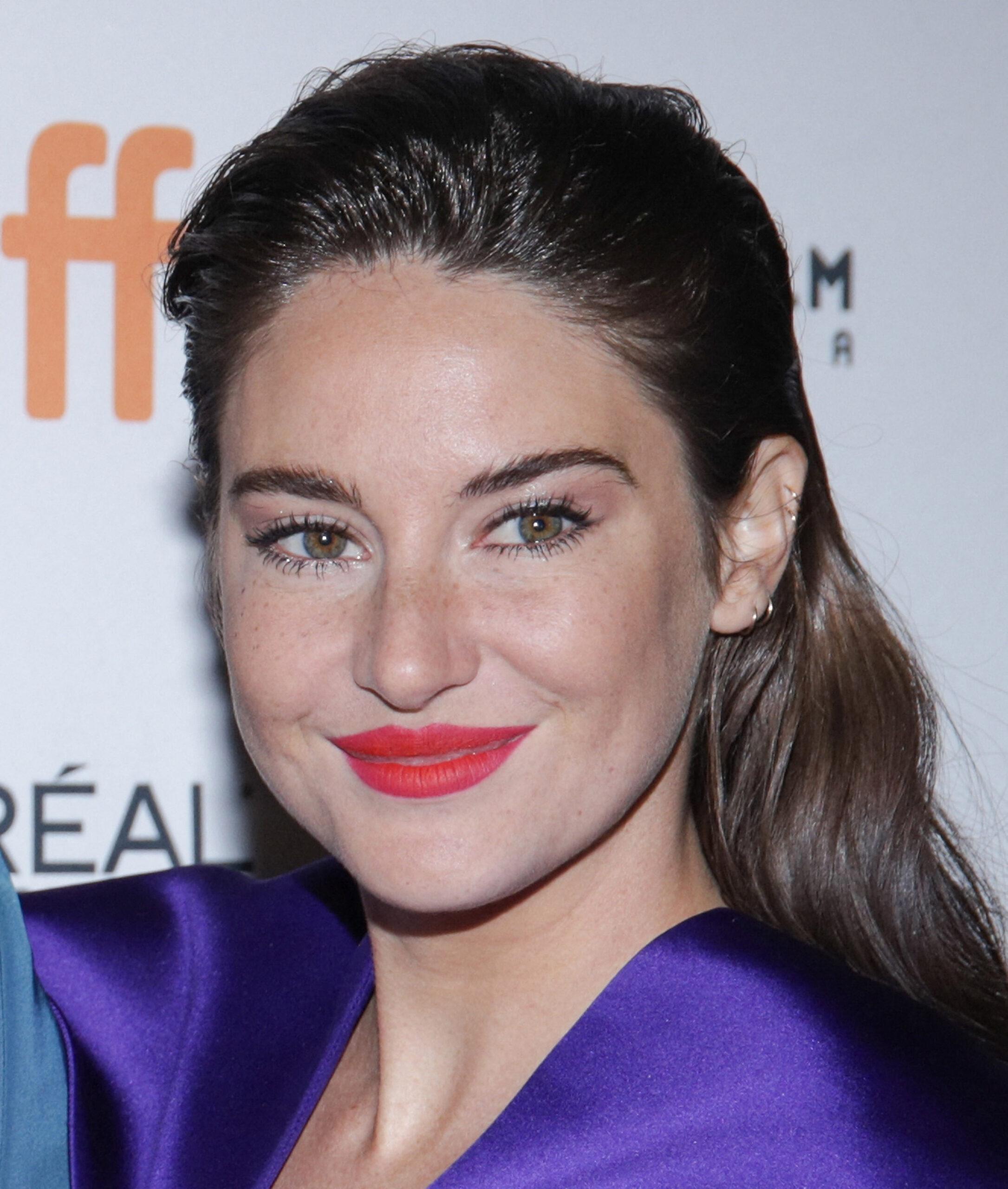 Shailene Woodley no Festival Internacional de Cinema de Toronto - Estreia de 'Endings, Beginnings'