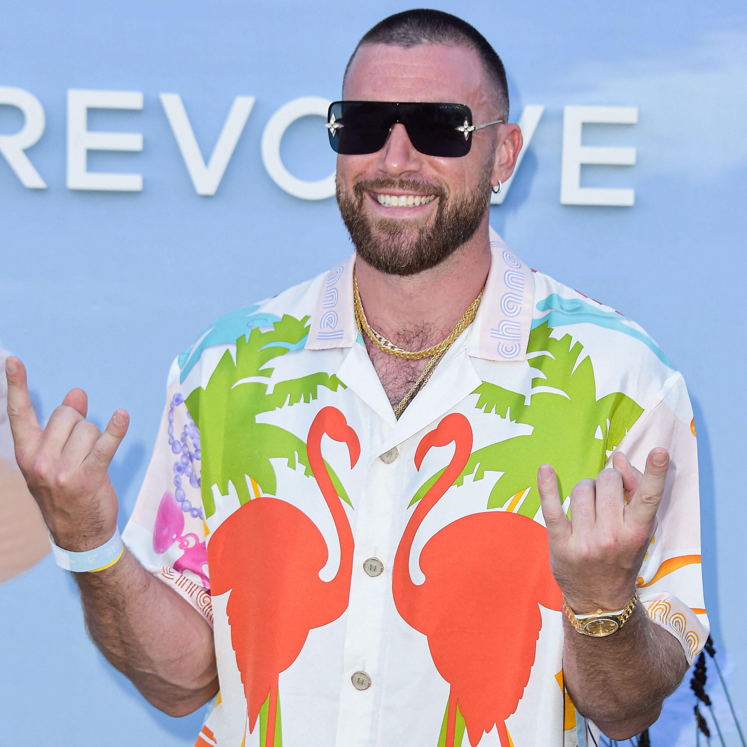 Travis Kelce no Festival REVOLVE 2023