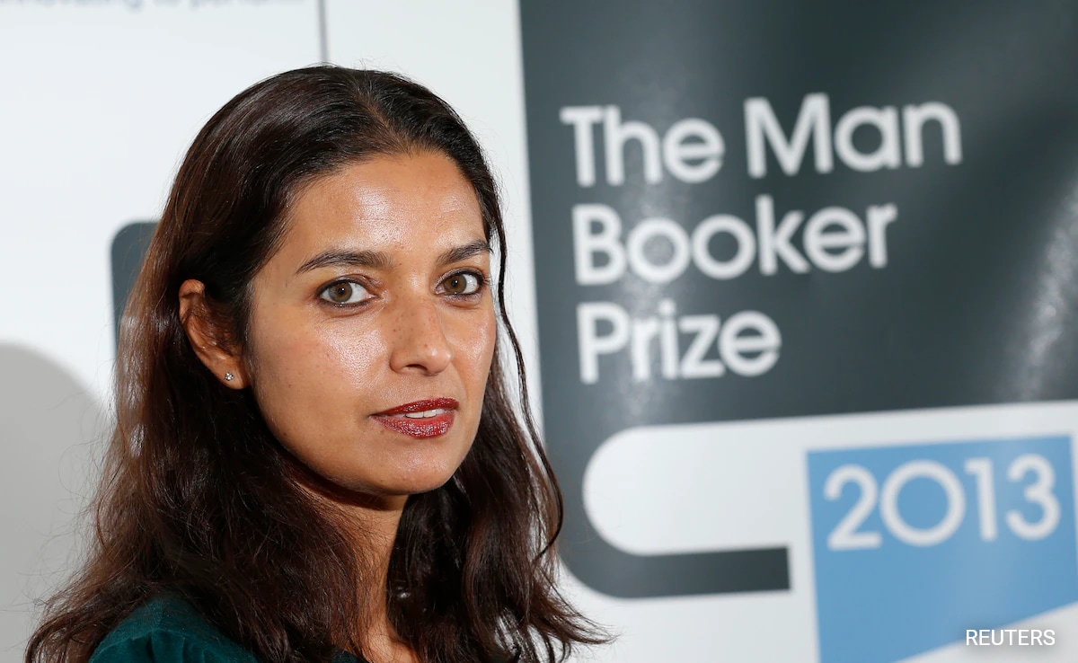 Autor Jhumpa Lahiri recusa prêmio por proibição de Keffiyeh no Museu de Nova York