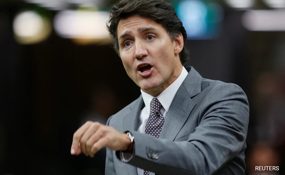 Machucado pela derrota eleitoral, Justin Trudeau não mostra sinais de que vai renunciar