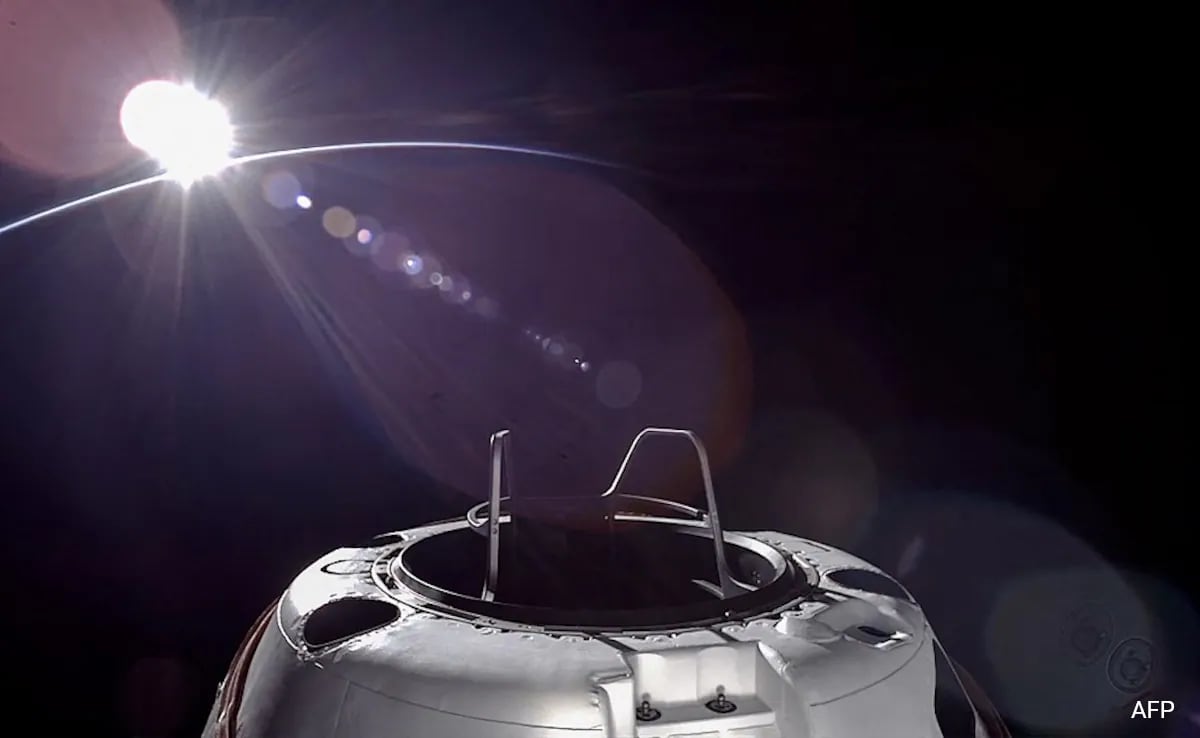 Histórico SpaceX Polaris Dawn aterrissa após primeira caminhada espacial privada