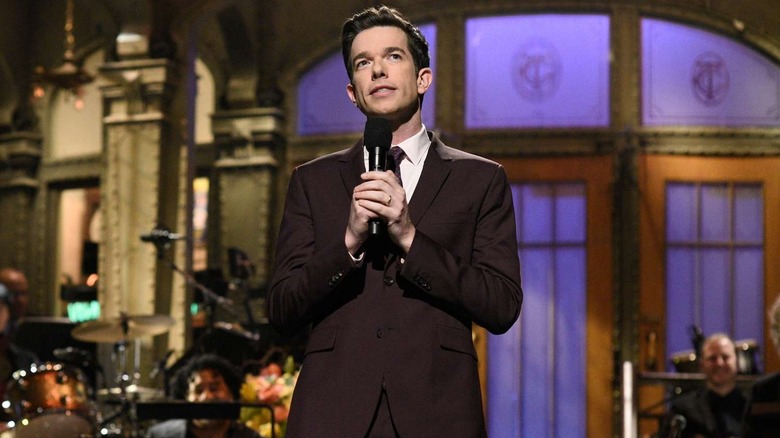 John Mulaney apresenta SNL