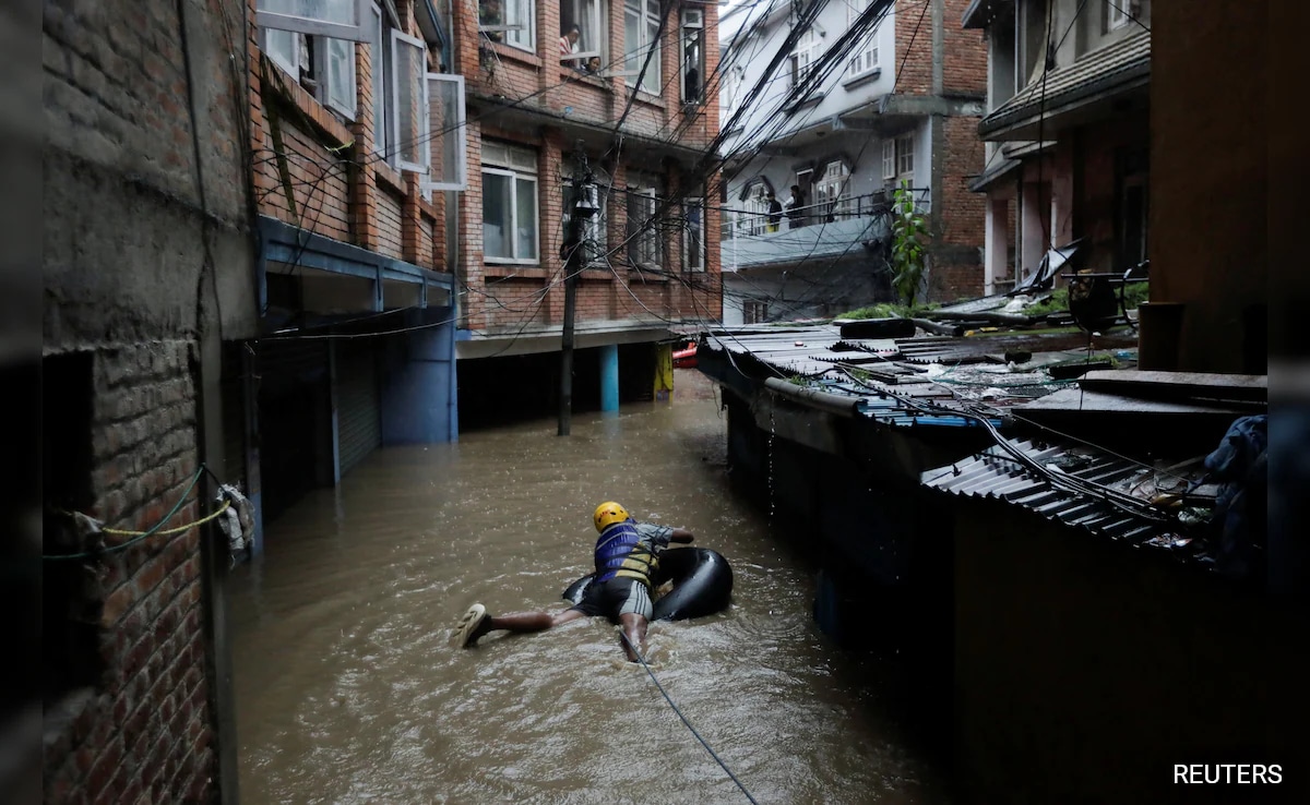 101 mortos, 64 desaparecidos após inundações e deslizamentos de terra relacionados à chuva no Nepal