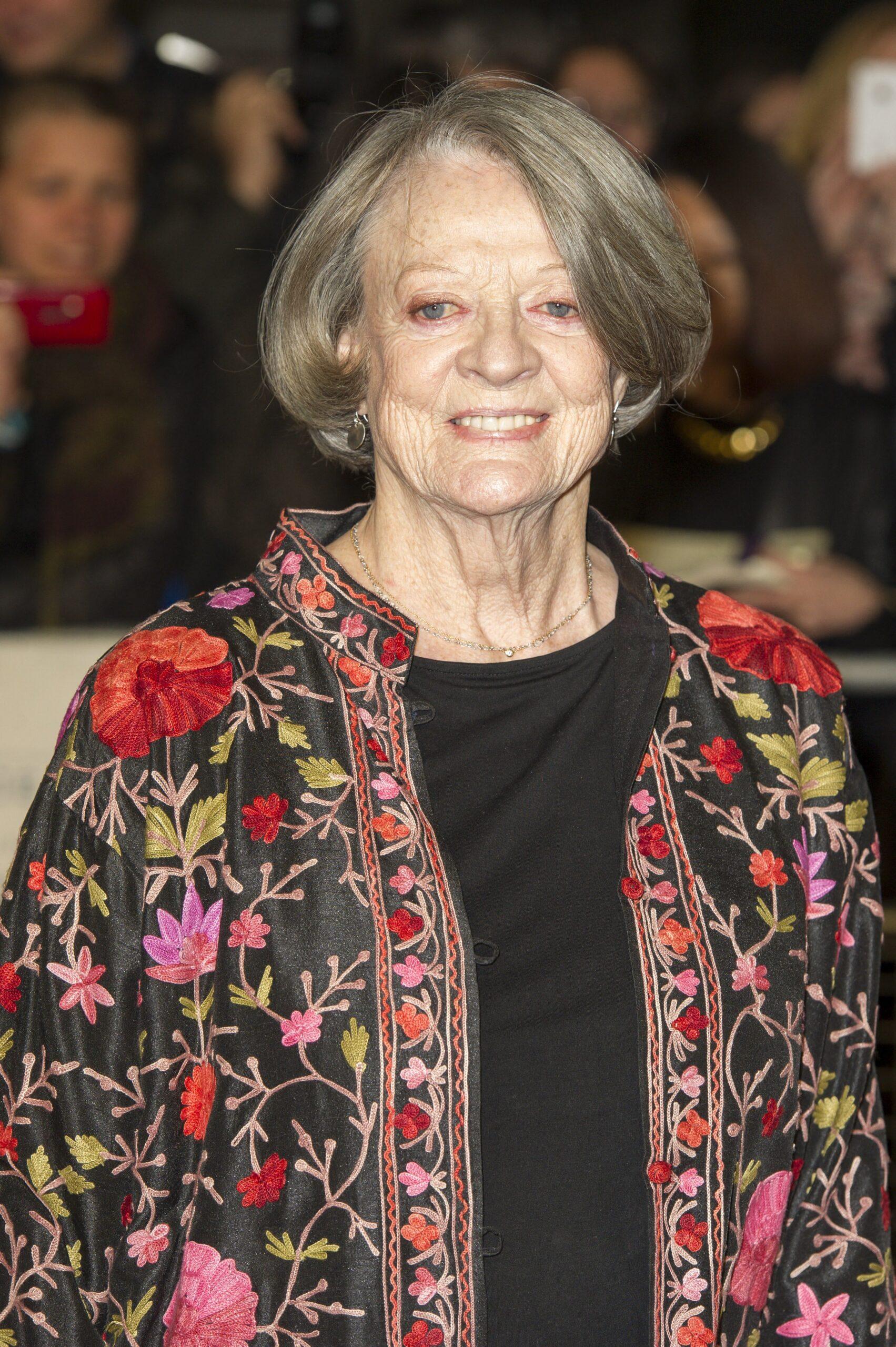 Maggie Smith sorrindo