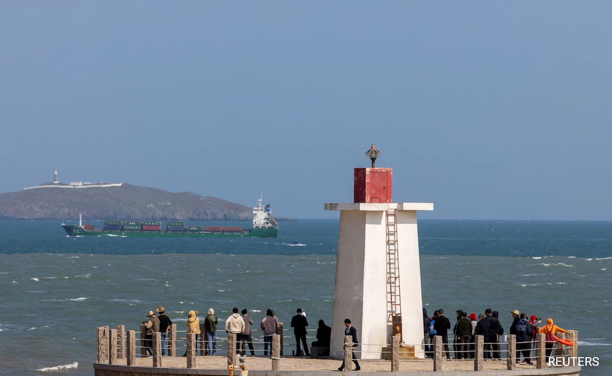 China em “alerta máximo” após navio de guerra japonês navegar pelo estreito de Taiwan