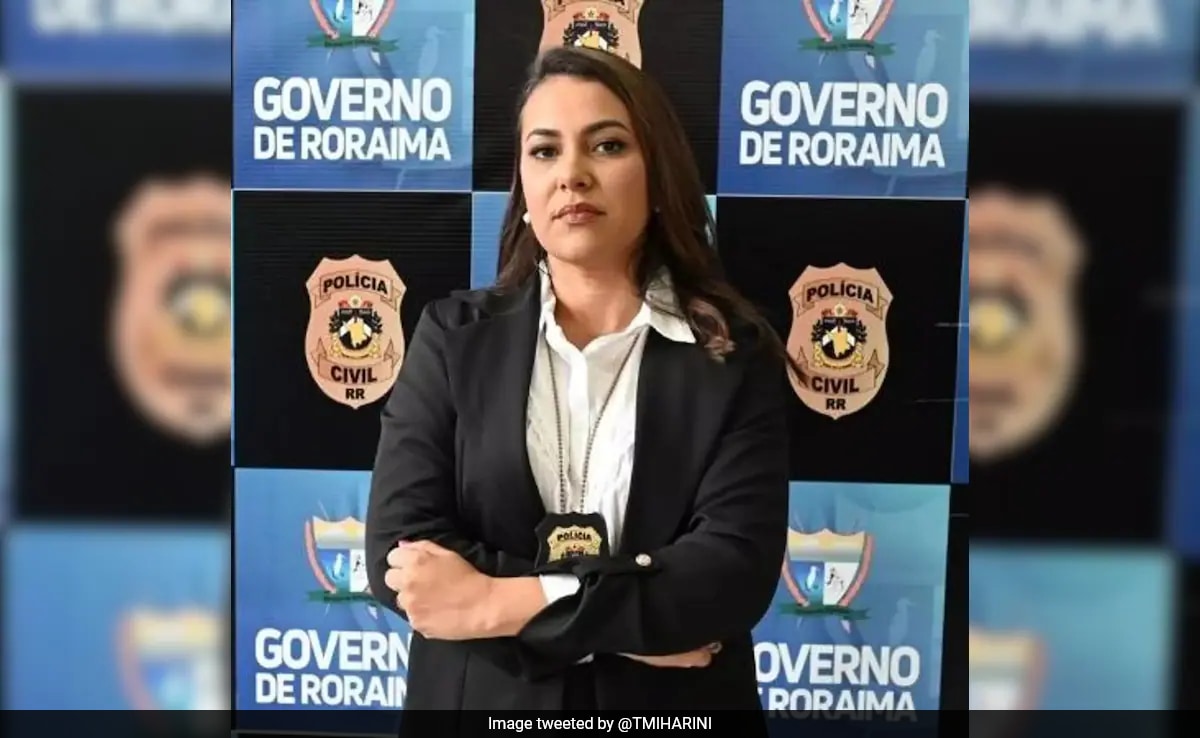 Mulher brasileira se torna policial para vingar o assassinato do pai e prende o assassino