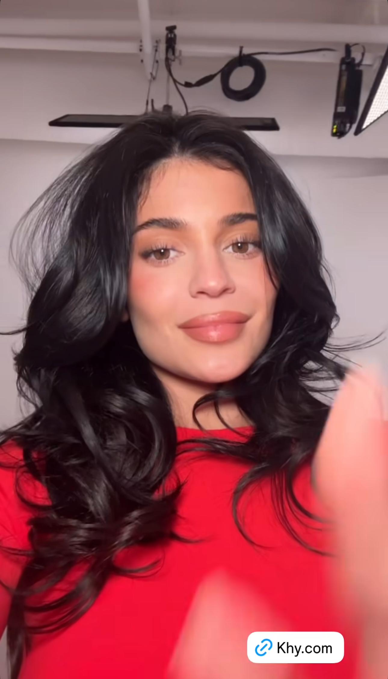 Kylie Jenner fala sobre a nova coleção Khy.