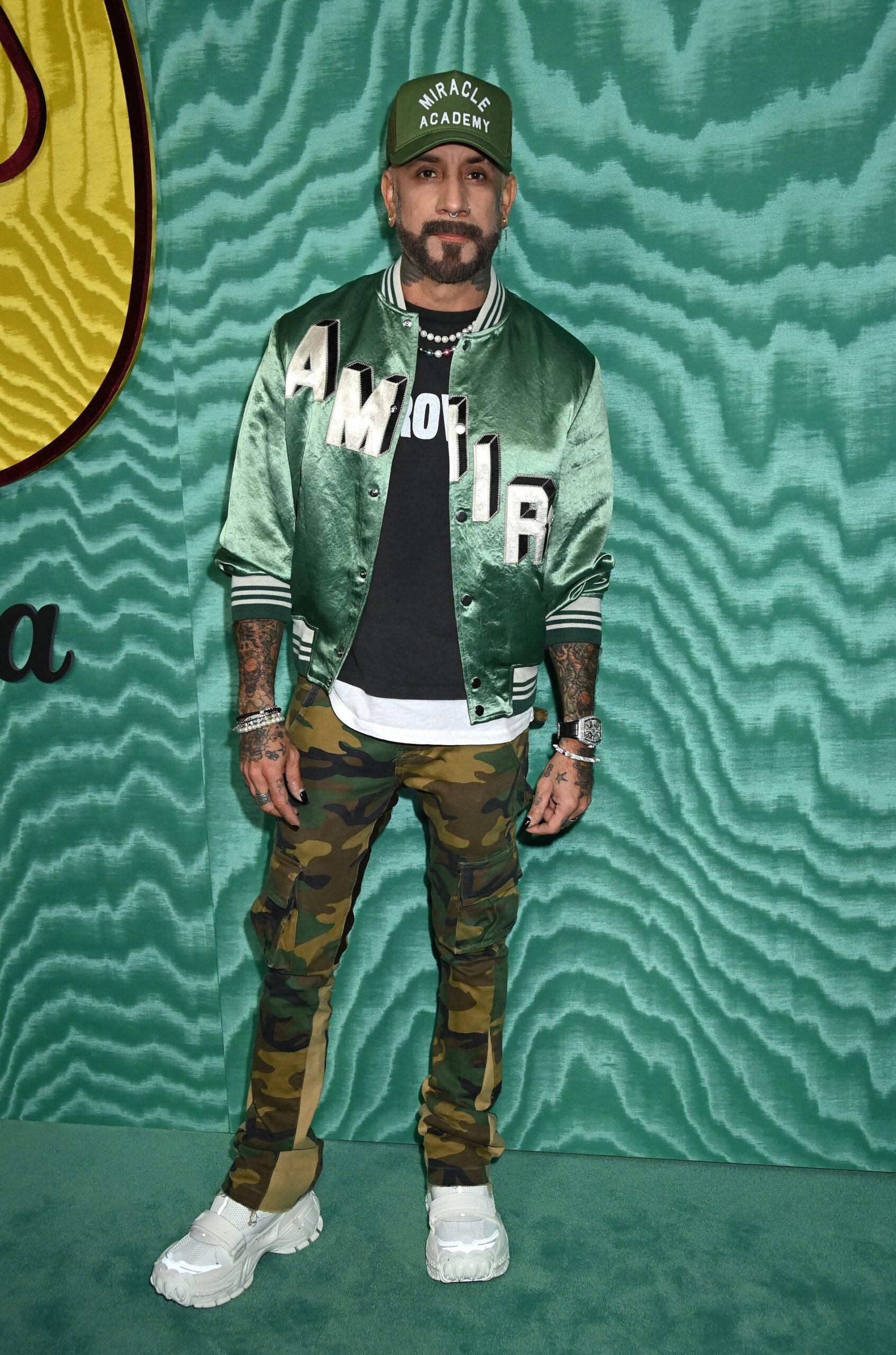 AJ McLean na festa pré-GRAMMY 2024 do Warner Music Group