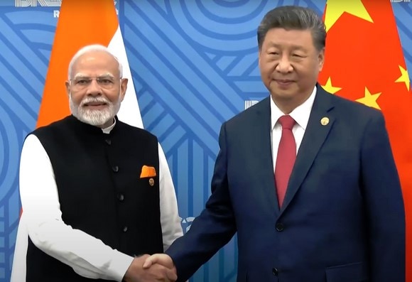 O primeiro-ministro Modi e o presidente chinês Xi Jinping realizaram sua primeira reunião bilateral em 5 anos