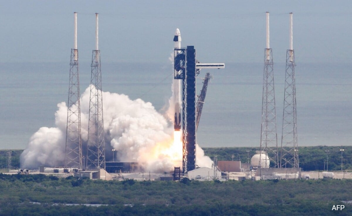 Autoridade de Aviação dos EUA libera Falcon 9 da SpaceX para voo após investigação de acidente