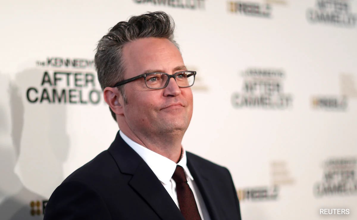 Caso de morte de Matthew Perry: médico acusado deve se declarar culpado