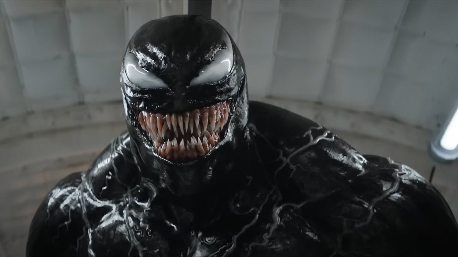 O que diabos está acontecendo na desconcertante segunda cena pós-créditos de Venom 3, afinal?