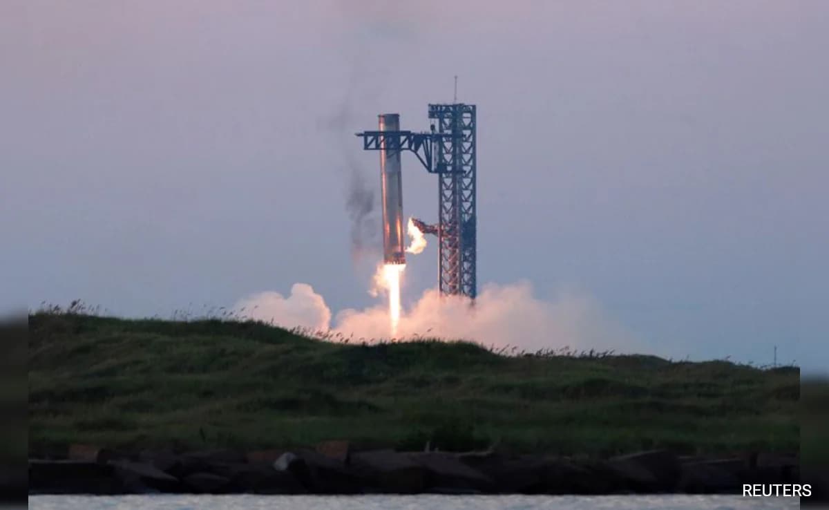 Assista: Pela primeira vez, a SpaceX captura com sucesso o impulsionador de nave estelar gigante