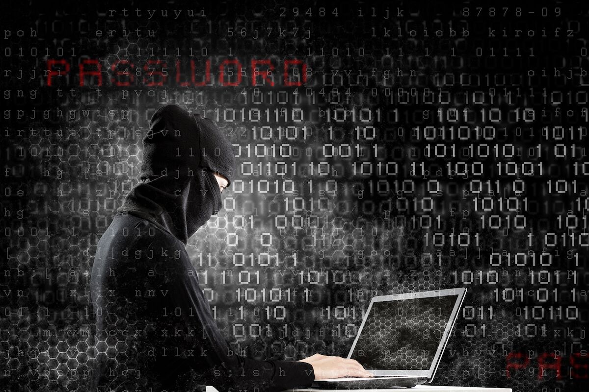 Expostos 37 portugueses que estavam inscritos no “Tinder nazi”