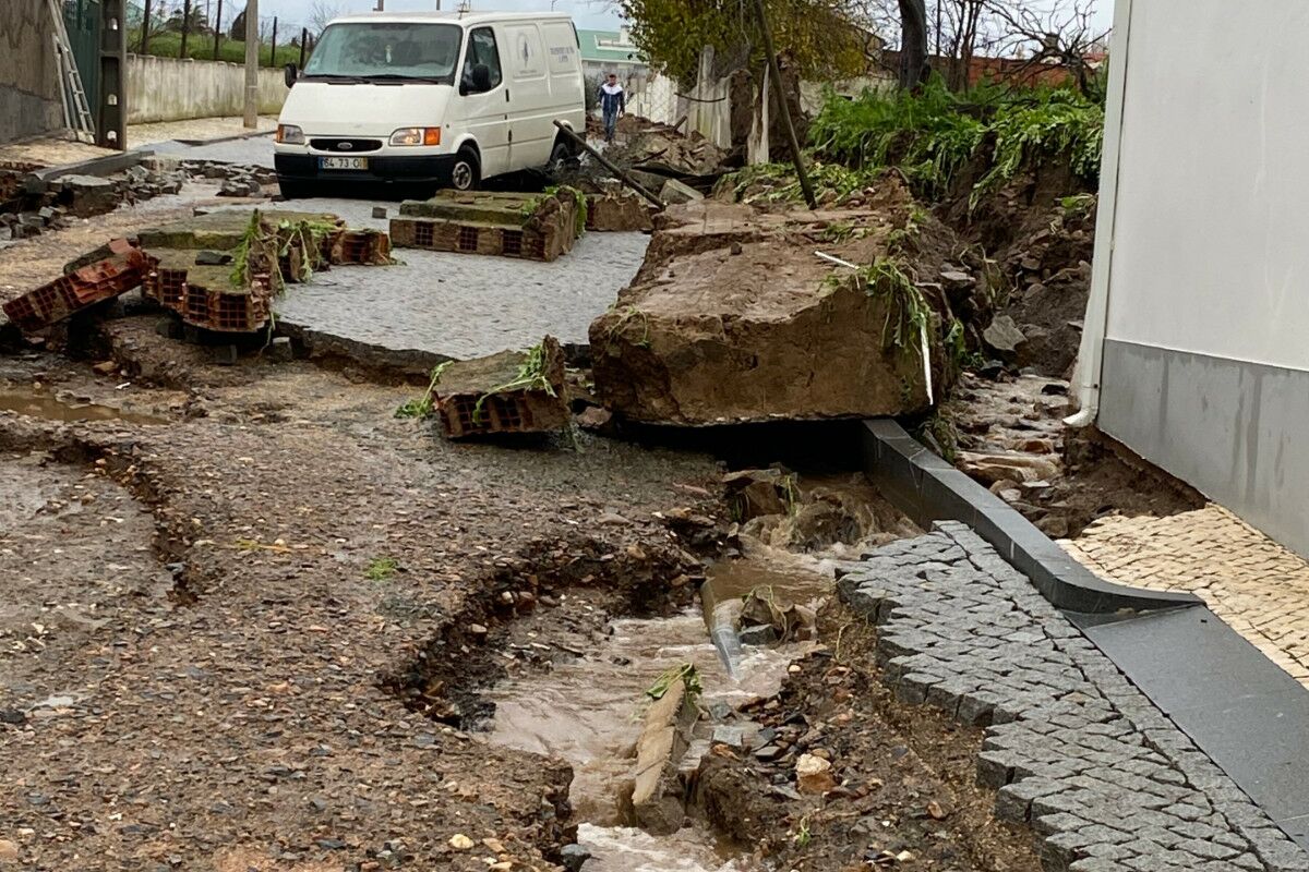 Depressão Kristin mata duas pessoas. “Não saiam de casa”