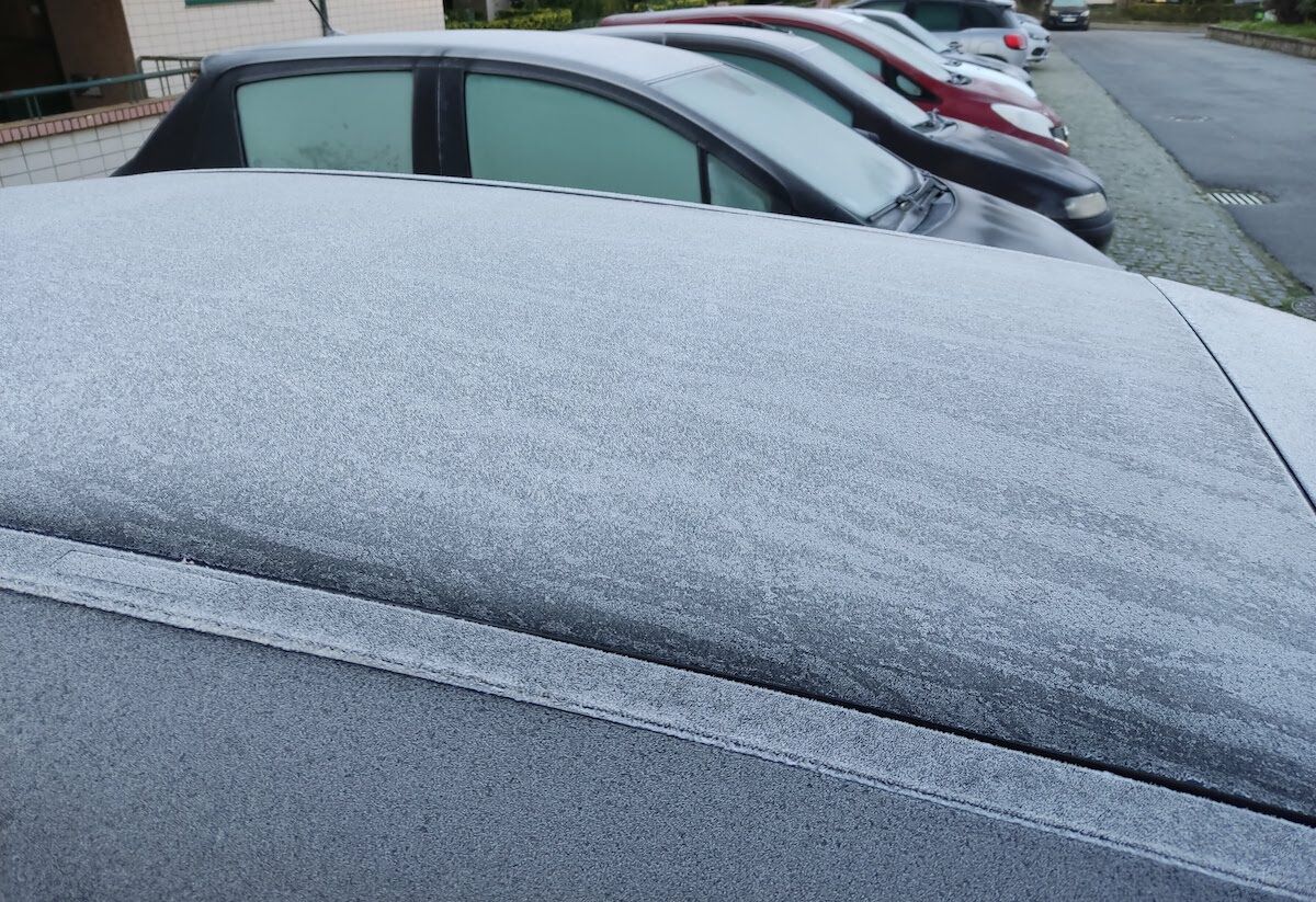 É dia de neve; 15 distritos com avisos, Governo deixa conselho