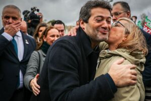 “Há 50 anos que espero por este homem! 25 de Abril foi a pior coisa!”