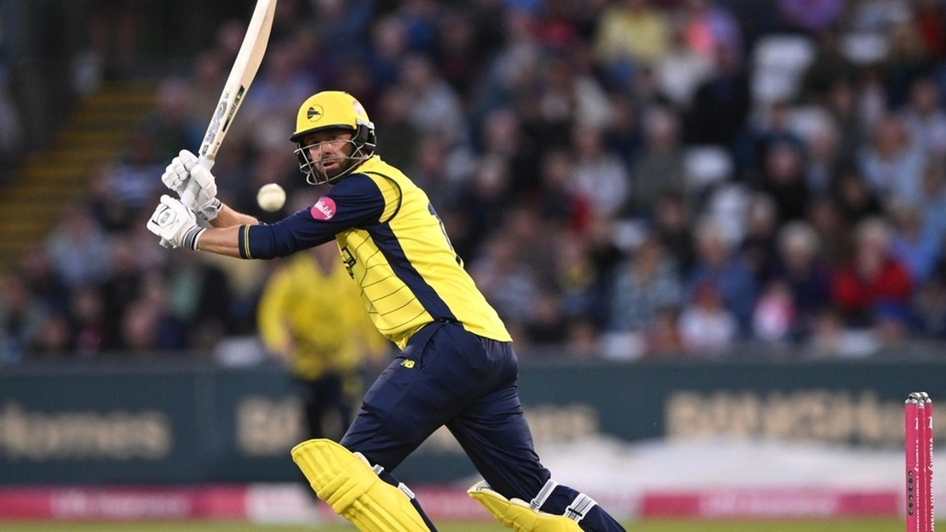 Mais corridas no críquete T20: Vencedor da Copa do Mundo da Inglaterra entra no clube de 13.000 e se aproxima de Virat Kohli