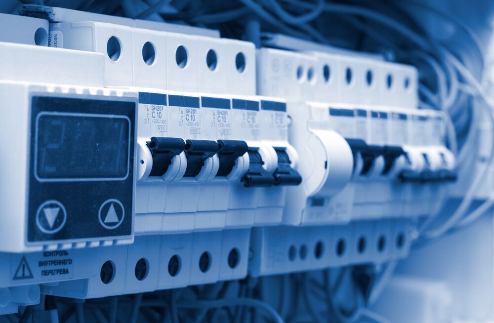 Acumulam-se telefonemas para mudar de operadora de luz. Há alguns pontos a ter em conta