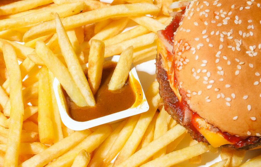 Mãe obrigou filhos a pagar McDonald’s com dinheiro que receberam no Natal. Seguiu-se a polémica online