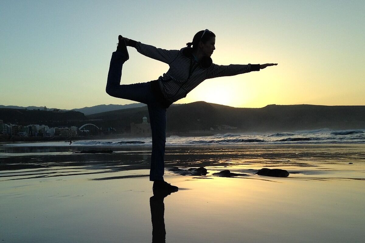 Equilibrar-se num só pé tem benefícios surpreendentes para a saúde