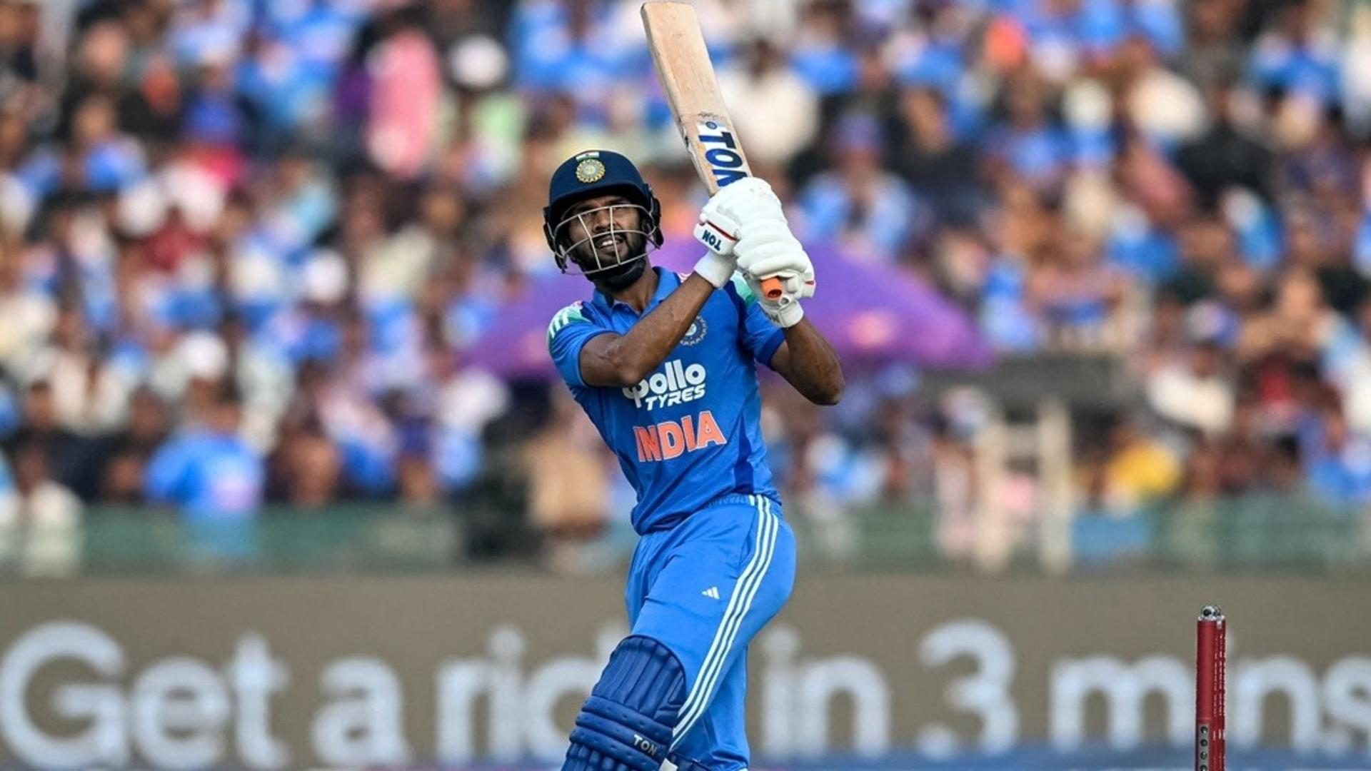 A lista mais alta, uma média de todos os tempos: o batedor da Índia substitui a lenda da Austrália após o século invicto resgata a equipe de 2 a 3